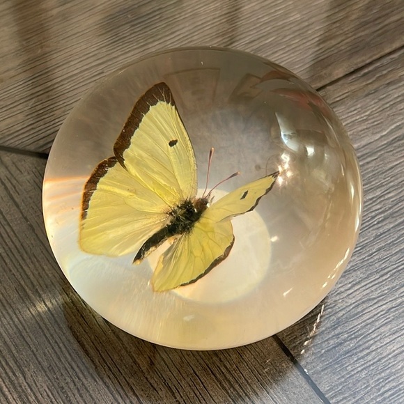 TARAX INFINITY PRODUCTS Yellow Butterfly  PAPERWEIGHT, HANDCRAFTED IN CANADA - Picture 17 of 17